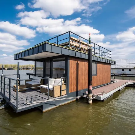 Panorama Uszohaz 2 Abádszalók