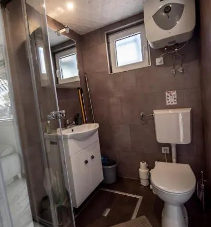 Panorama Uszohaz 2 Botel Abádszalók