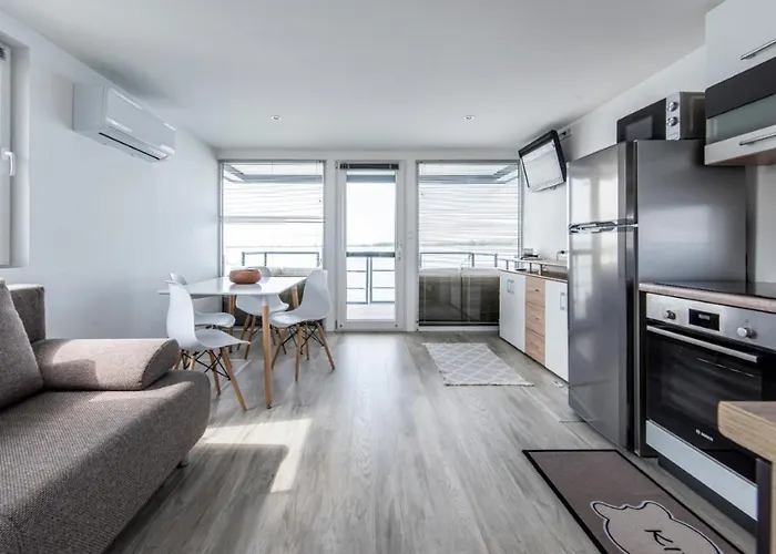 Hotel na wodzie Panorama Uszohaz 2 *